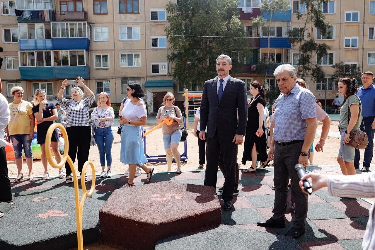 Новости белогорска амурской области. Открытие двора Белогорск. Будни Белогорск Амурская. Будни Белогорск Амурская область. Программа 1000 дворов.