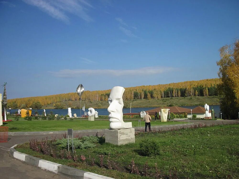 Скульптурный парк легенда пенза. Парк легенда чистые пруды пенза. Рамзай скульптурный парк. Чистые пруды пенза скульптуры. Рамзай скульптурный парк.