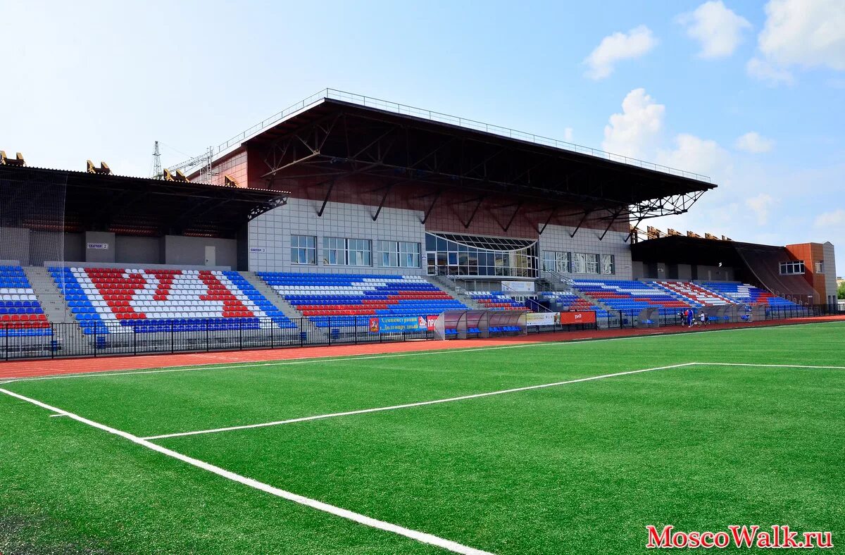 долгопрудный стадион академии космос. стадион салют долгопрудный. долгопрудный стадион. футбольное поле салют долгопрудный. фк салют долгопрудный стадион.