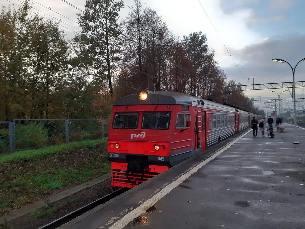 Электрички Удельная Парголово. Железнодорожная станция Парголово 2021. Железнодорожная станция Удельная. Удельный поезд. Спб электрички удельная сегодня