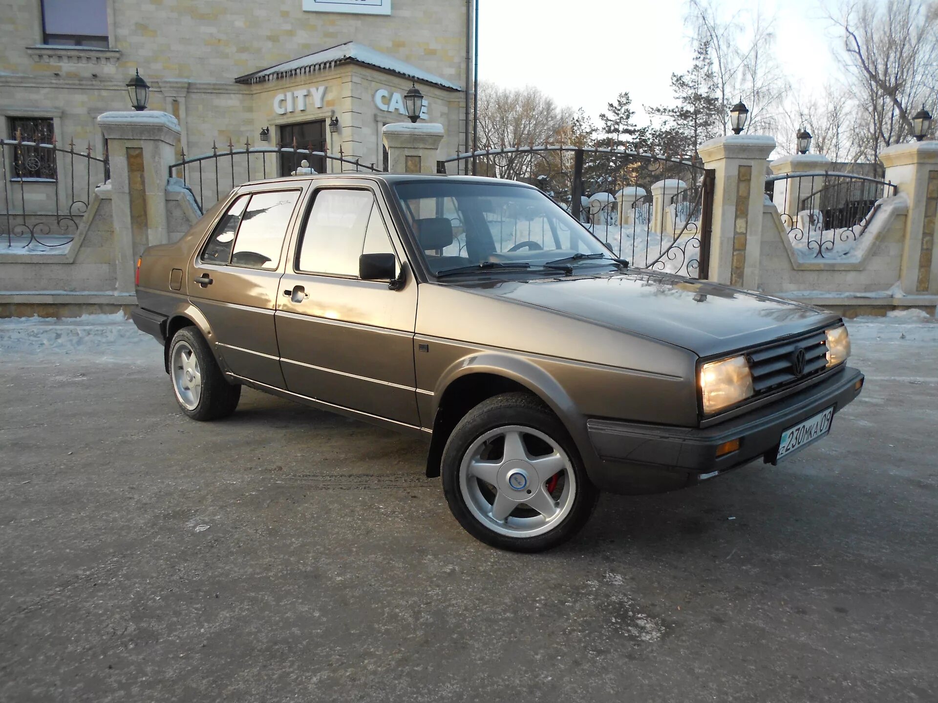 Volkswagen Jetta 1986 салон. Фольксваген Джетта 1986г подключение генератора. Джетта 1986