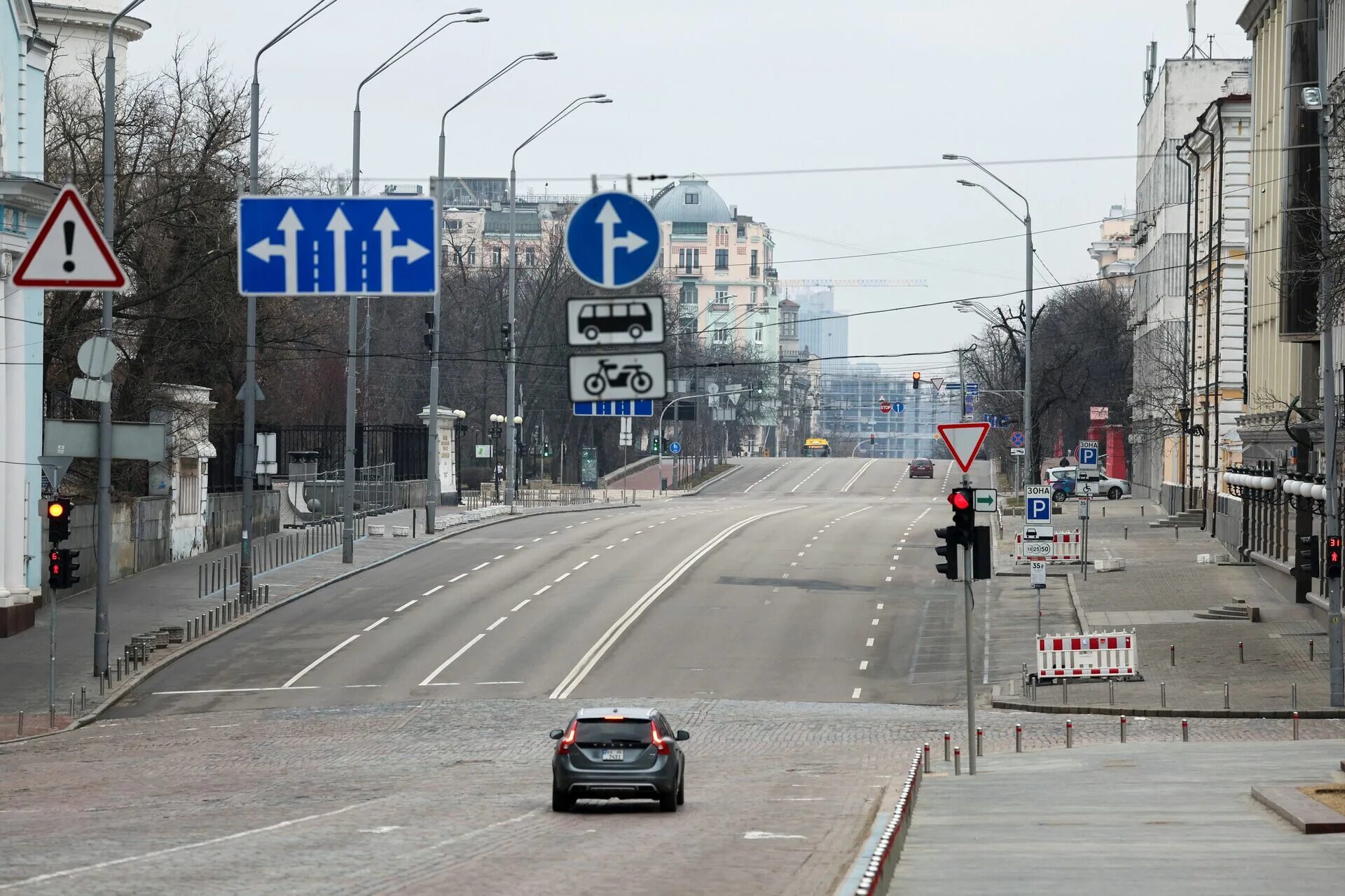 Украина 26.03 2024 г. Ситуация в Киеве. Центральная улица Киева. Киев 25.02.2022. Киев 25 февраля.