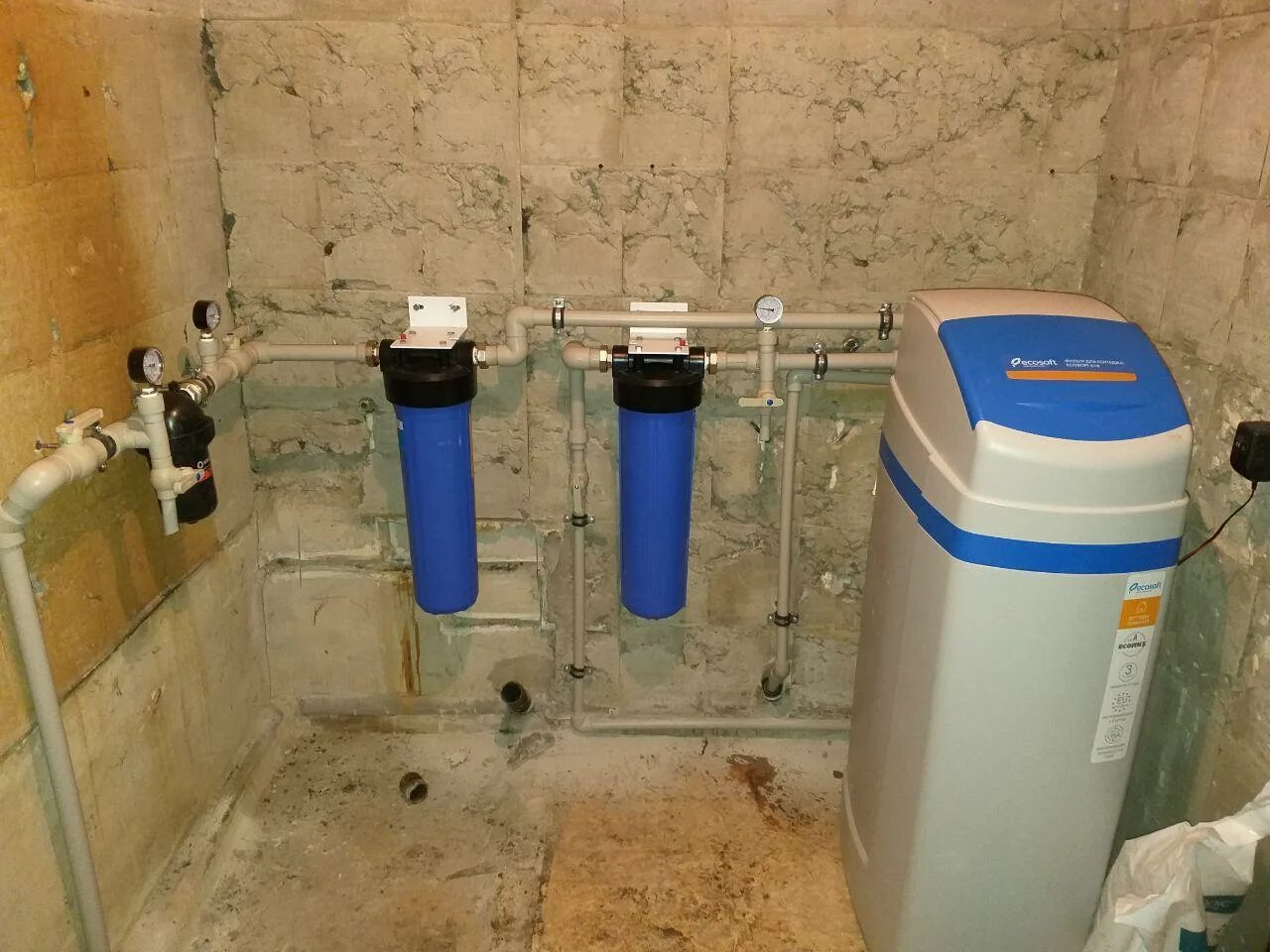 Магистральный воды. Магистральный умягчающий фильтр. Фильтр для умягчения воды магистральный для квартиры. Система очистки воды для квартиры. Очистительная система для воды для квартиры.