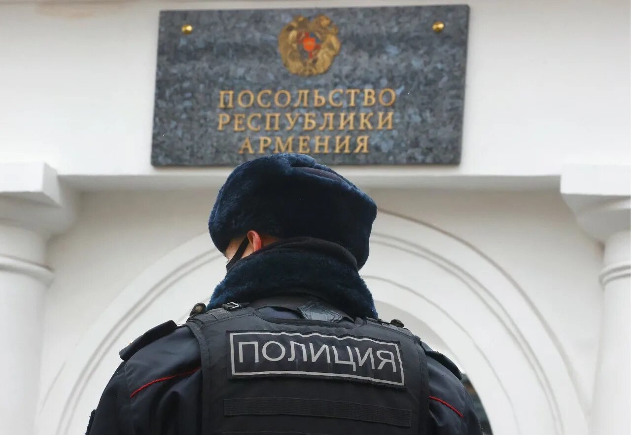 Консульство армении запись. Армянское посольство. армянское консульство в москве. посольство казахстана в армении.