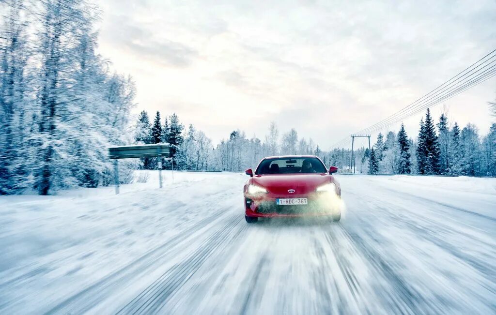 Drifting snow. Gt86 Facelift. Lapland Ice Driving.