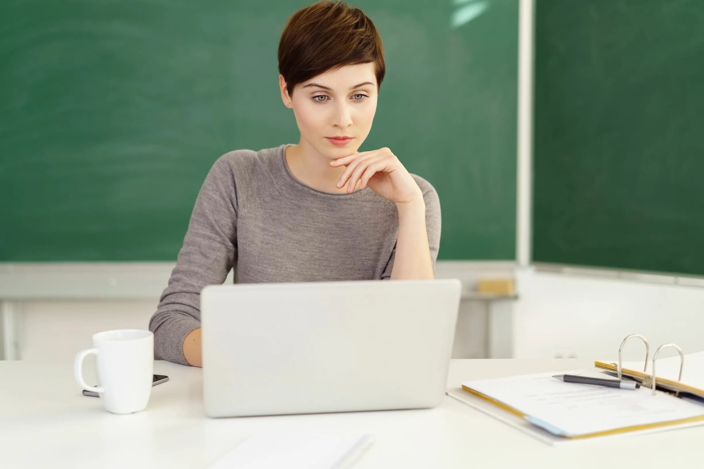 School site teachers. Педагог проектировщик это. Дистанционное образование. Teacher website. Преподавание иллюстрации.