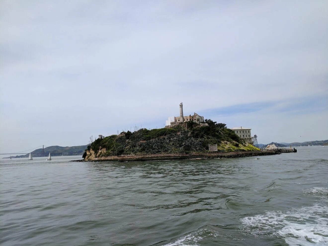 Где остров огненный. Остров Огненный. Остров Огненный фото. Alcatraz Island San Francisco.