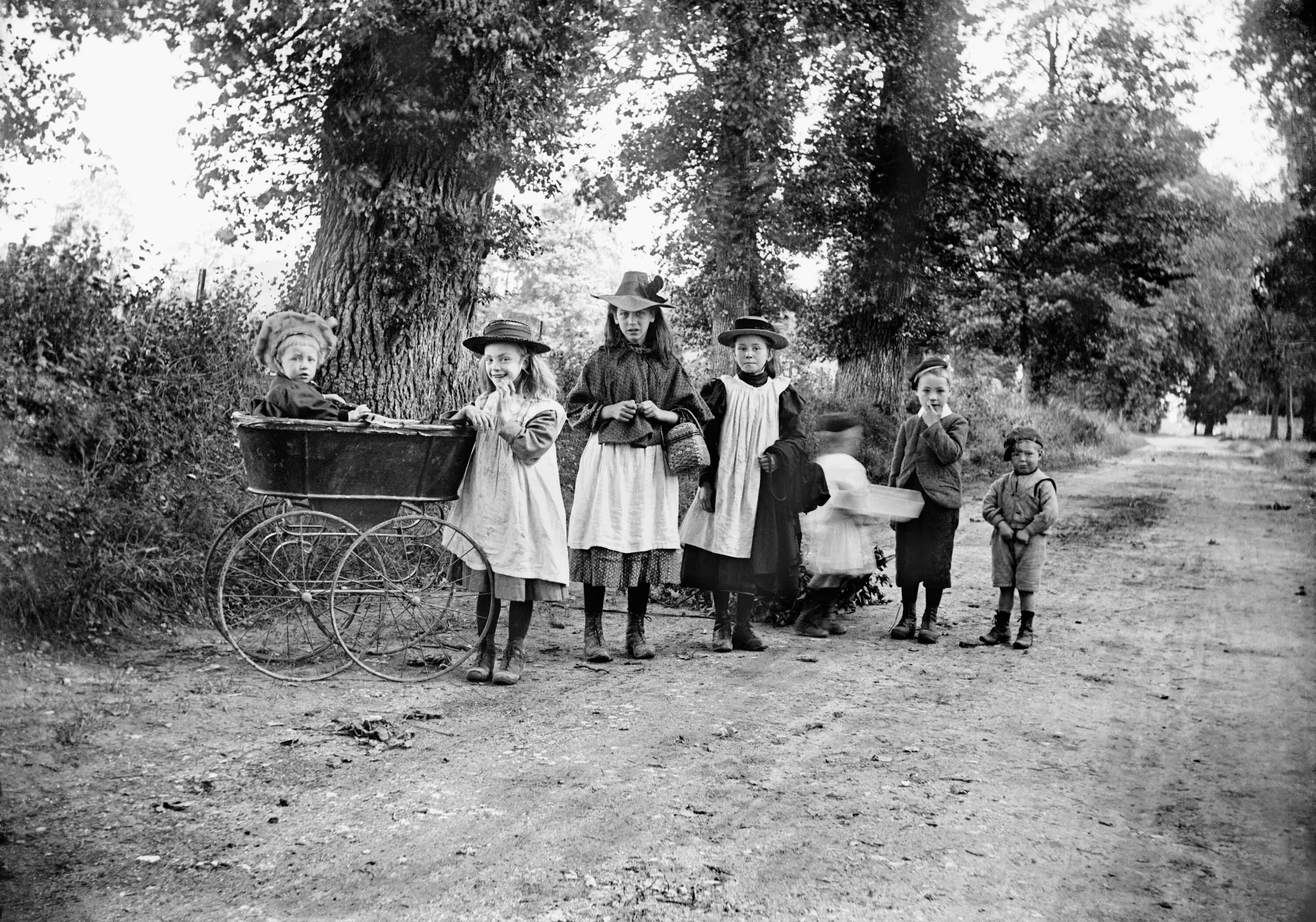 Дети Англии 20 века. Дети 19 век Англия. Старинные фотографии. Англия 19 век люди.