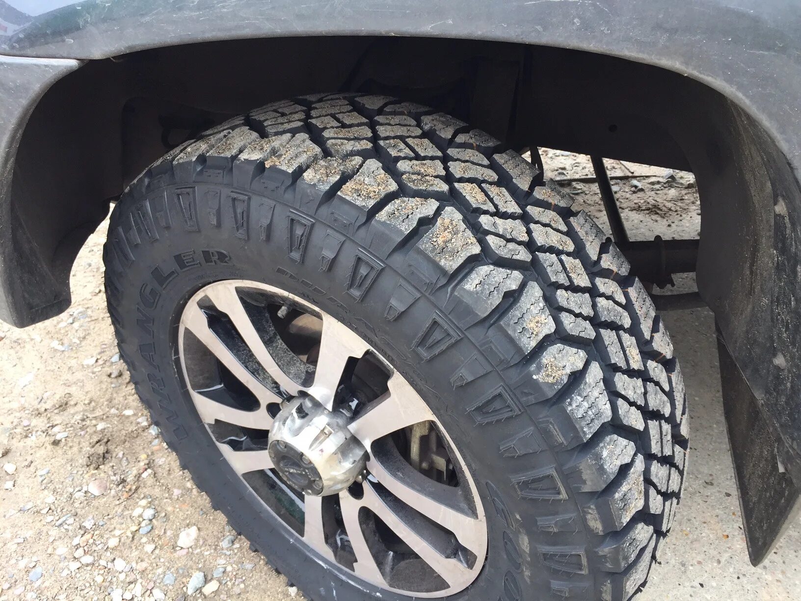 Шины 245 60 купить. 245/60 R18 УАЗ Патриот. Резина на УАЗ Патриот r18. УАЗ Патриот МТ резина r18. УАЗ Патриот 245/60/r18 резина.