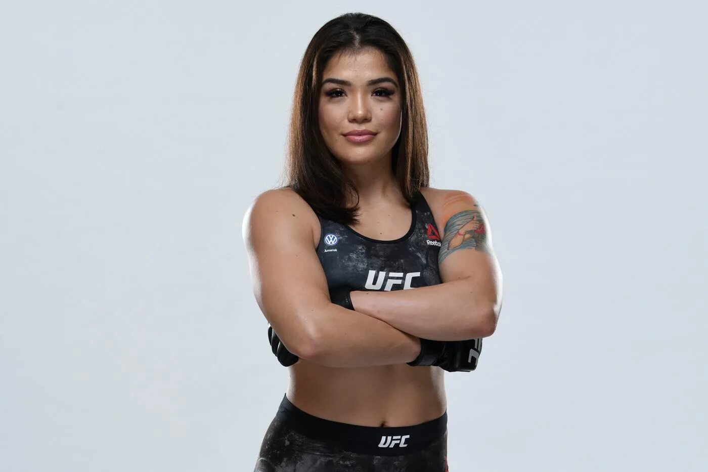 Камила юфс. Tracy cortez ufc. Кортес боец ufc. Tracy cortez ufc. Кортес юфс боец.