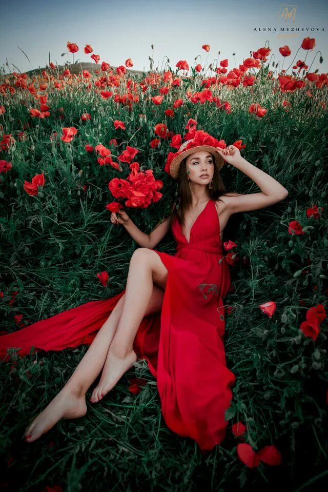 Фотосессия в маковых полях. Фотосессия в маковых полях. Фотосессия с цветком. Фотосессия с маками в поле. Фотосессия в маках.