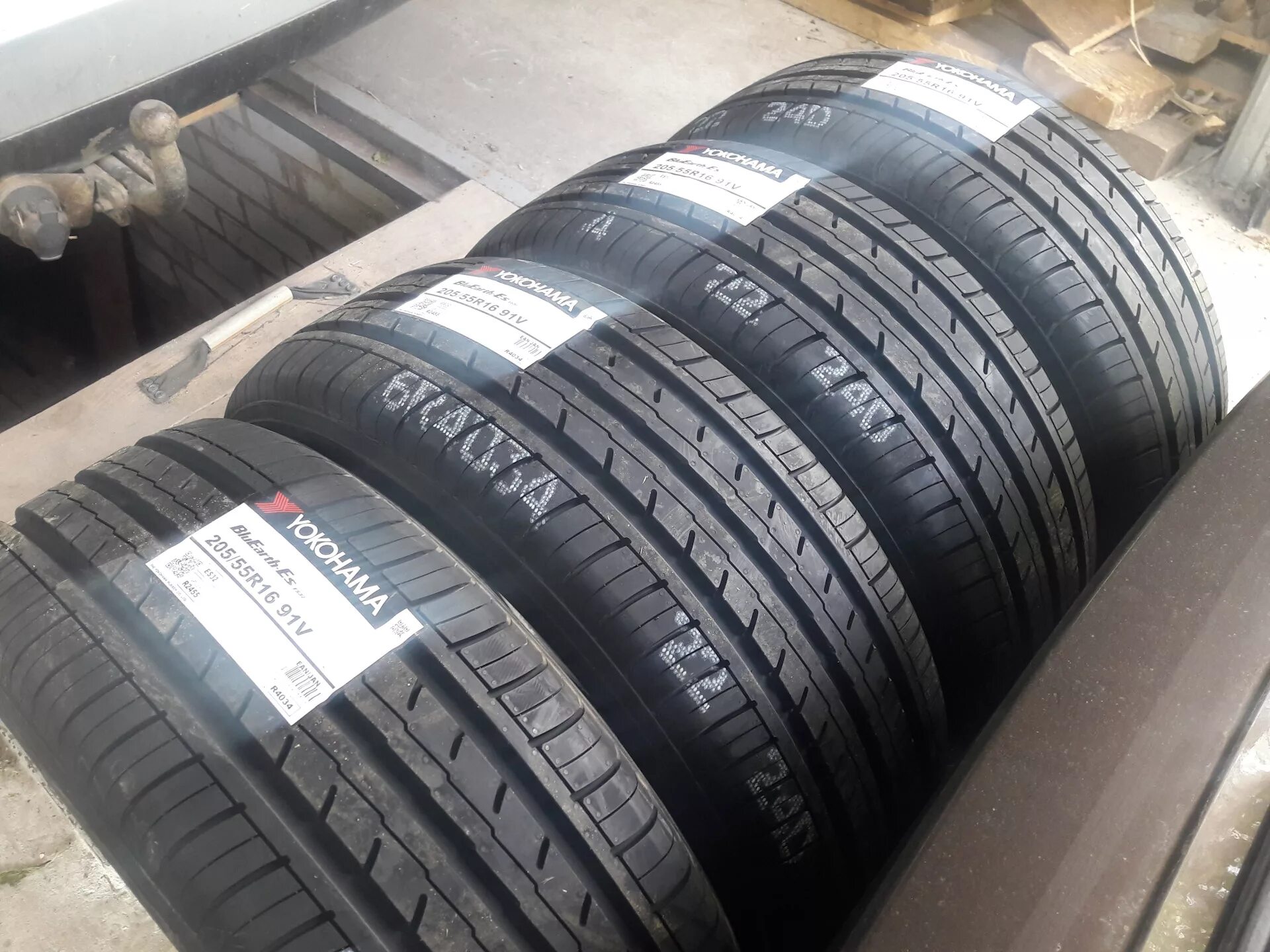 Шины Yokohama BLUEARTH-es es32. 205/55r16 91v Yokohama es32. 215 55 17 Yokohama es32. Yokohama es-32 205/55 r16 лето. Купить шины yokohama bluearth r16