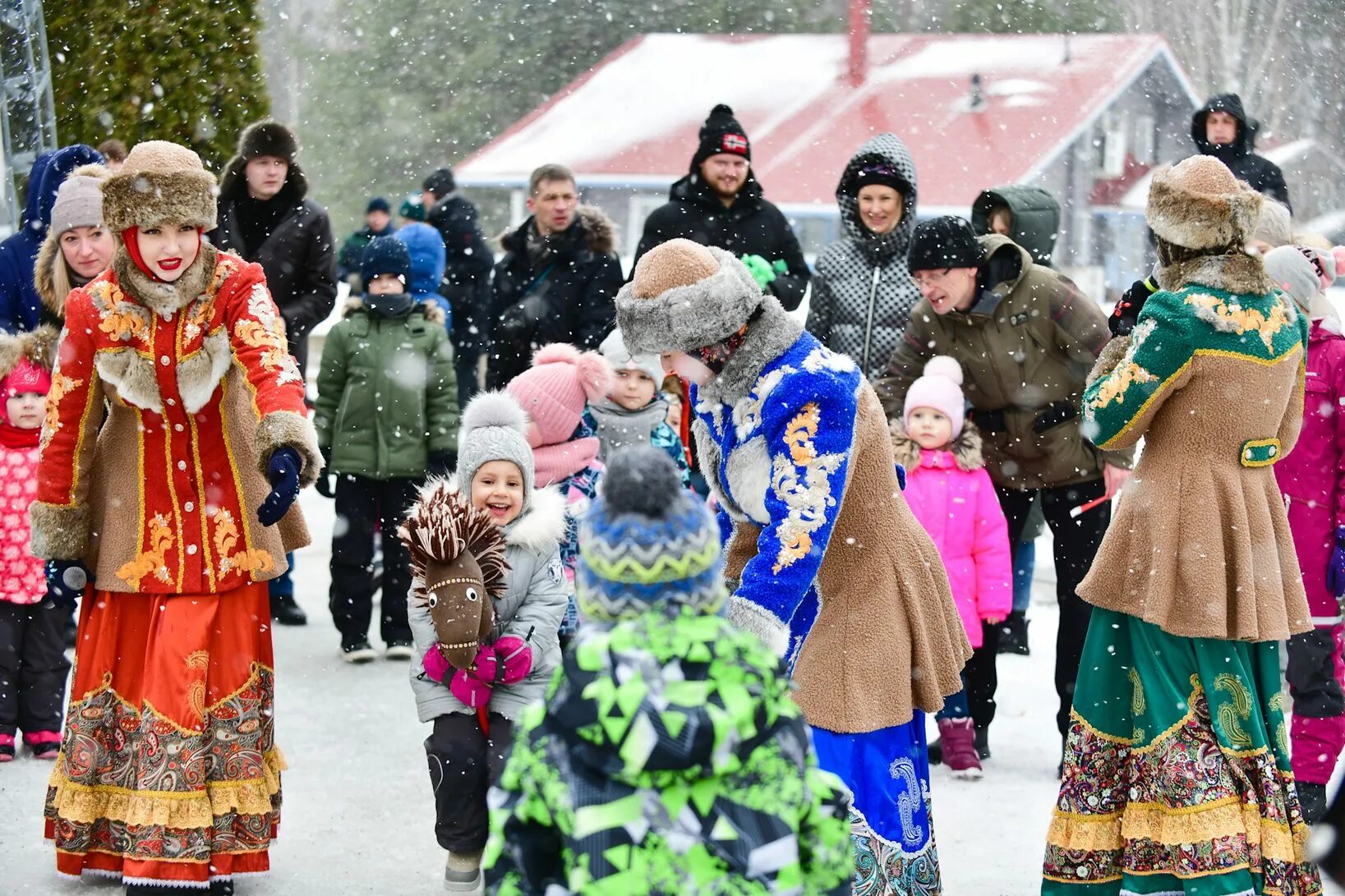 Деревня Шуваловка Масленица. Масленица Шуваловка Масленица. Шуваловка Масленица 2022. Русская деревня Шуваловка Масленица.