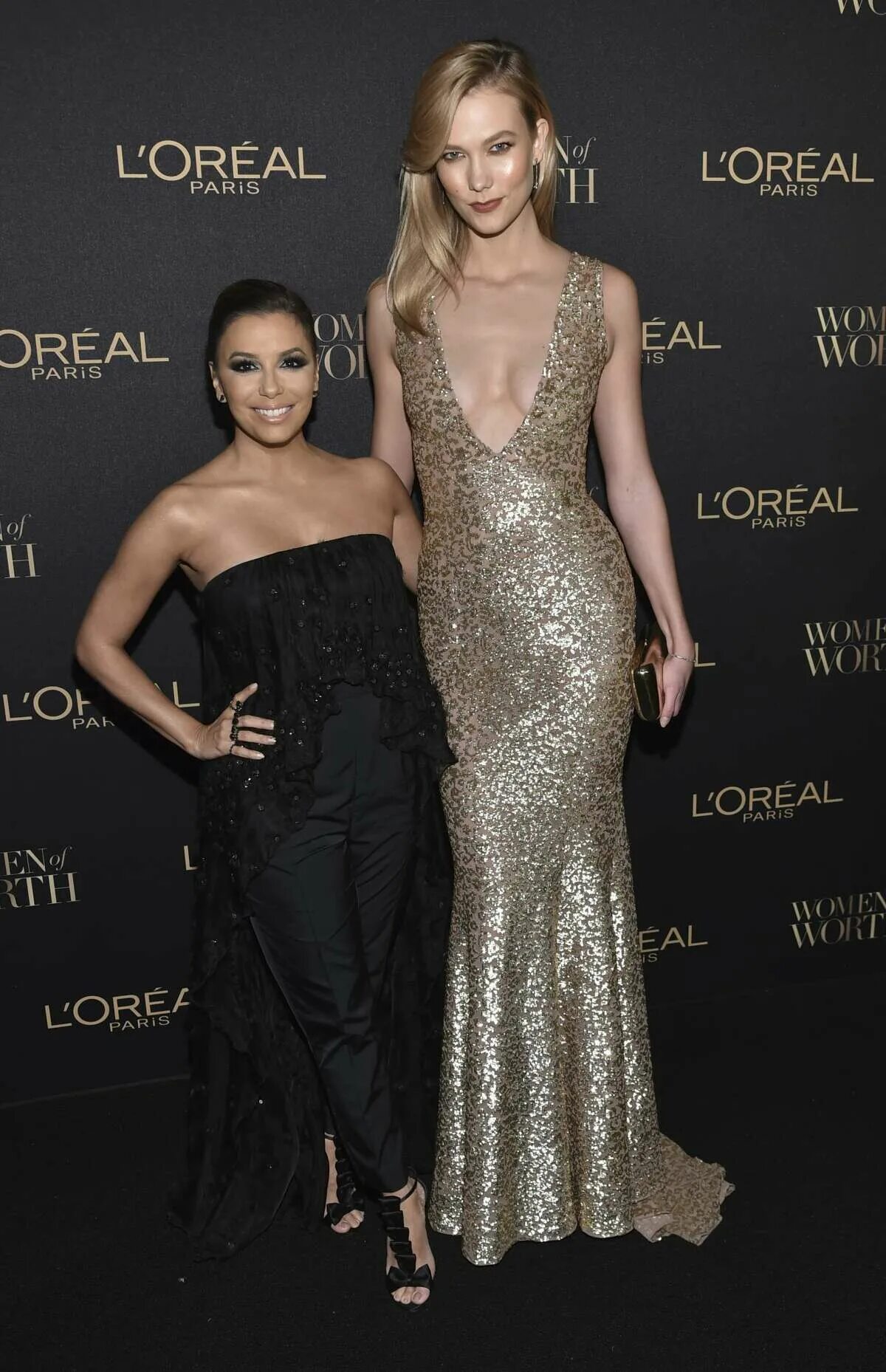 Известные высокие девушки. Знаменитости в herve leger. Певицы и актрисы высокого роста. Роузи хантингтон-уайтли и стэтхэм. Rosie huntington-whiteley jason statham.