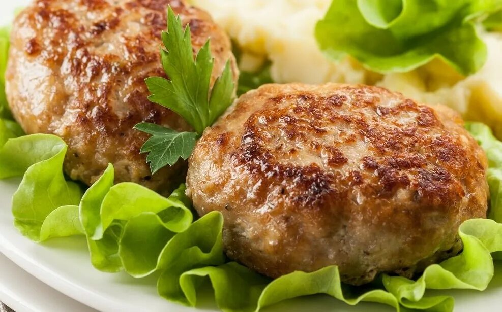 Что добавить чтобы котлеты были пышные. Пышные котлеты. самые вкусные котлеты фото. красивая готовая котлета. картина котлеты.