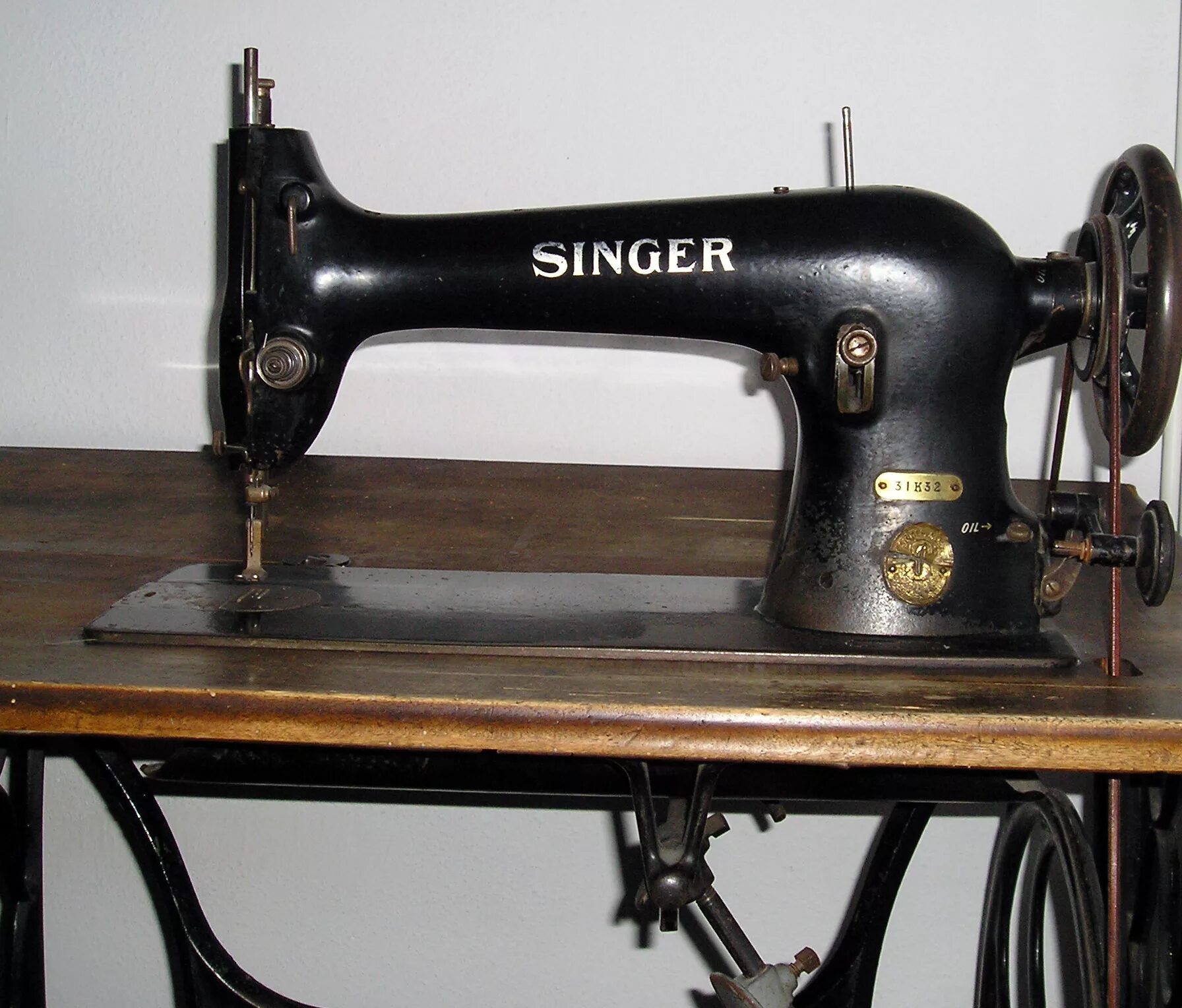 Швейная машинка хабаровск. Швейная машинка Singer Зингер. Зингер 16к55. Швейная машинка (Zinger super 2001). Швейная машинка 298 Сингер.