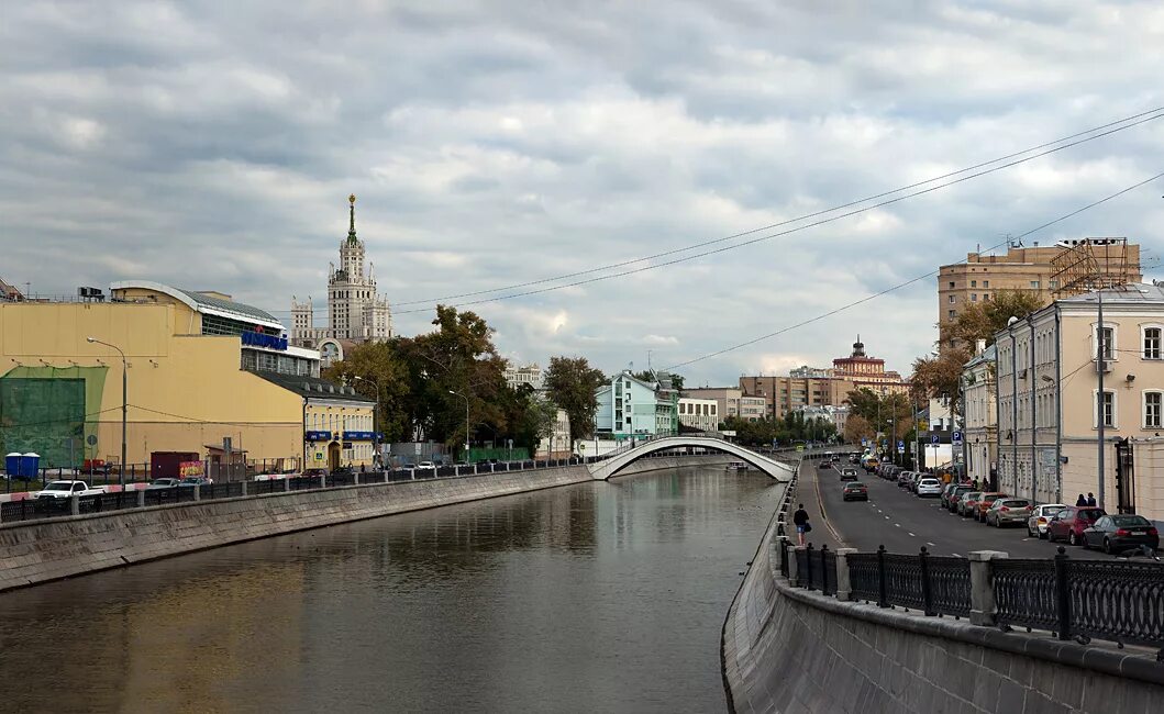 мост на садовнической набережной. 18/1. москва овчинниковская набережная. бизнес центр central city tower москва. , 22/24с1.