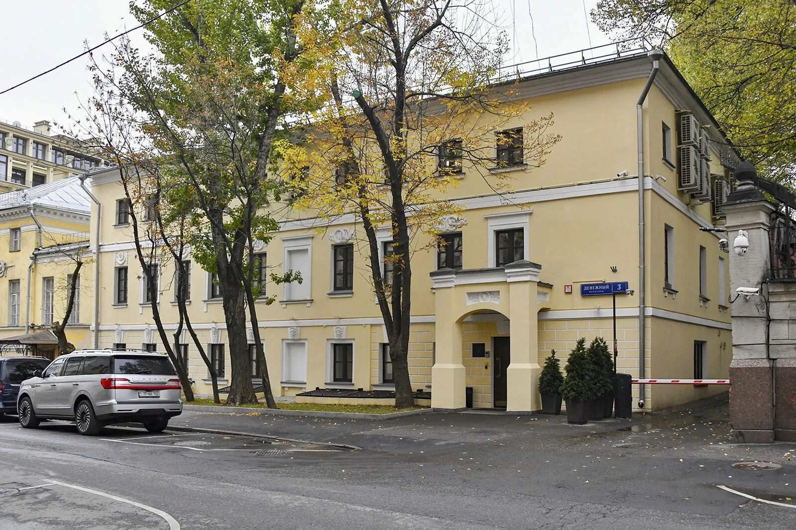 Денежный переулок 30. Москва, цао, р-н хамовники, денежный пер. Cantinetta antinori ресторан. Москва денежный пер 20. Денежный переулок 15.