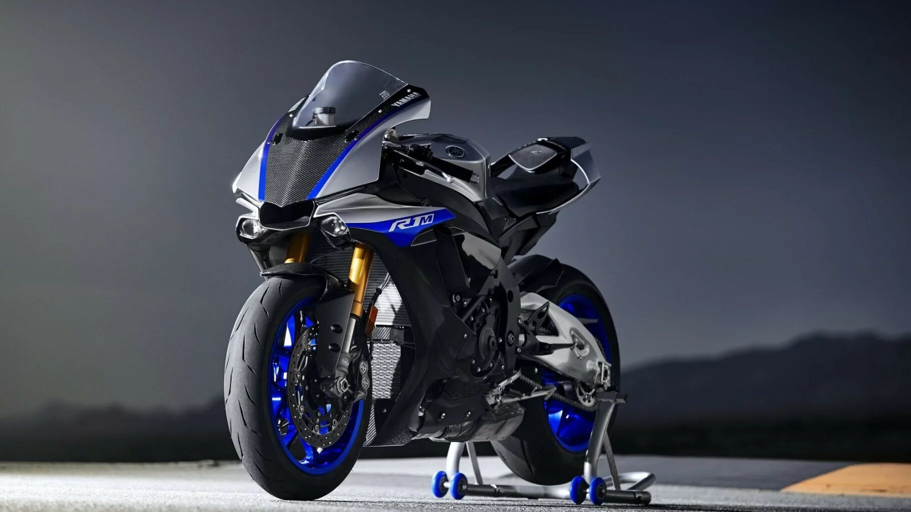 Мотоцикл yamaha yzf. Yamaha YZF-r1 2021. Yamaha YZF r1 2018. Yamaha r1 2022. Спортивный мотоцикл Yamaha YZF-r1.