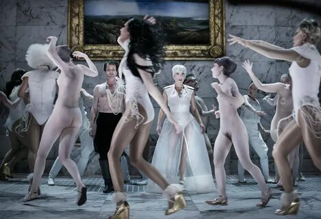 Opera in the nude