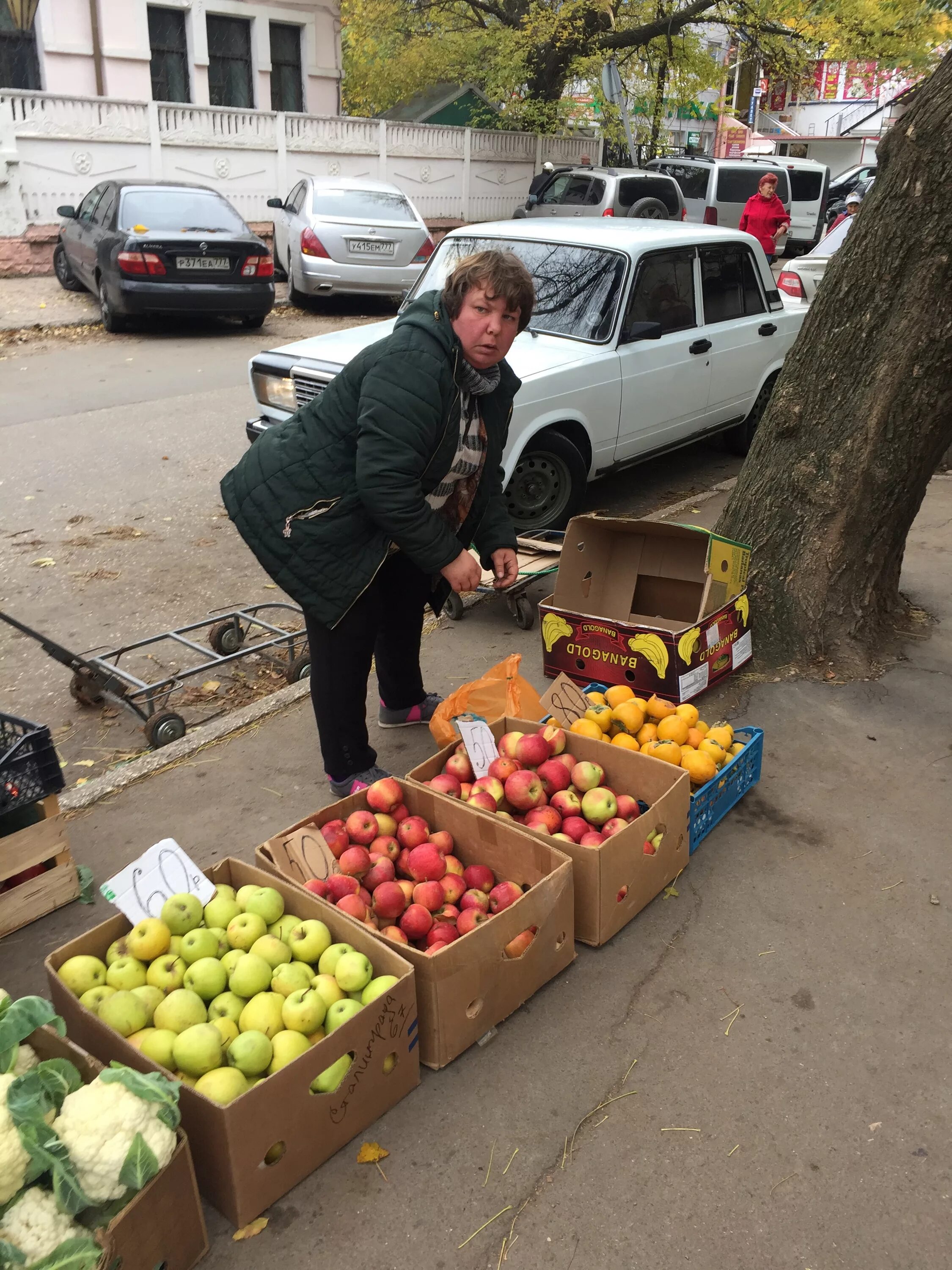 Колхозный рынок симферополь. Коммерция симферополь. Стихийная торговля в симферополе. Центральный рынок симферополь. Стихийная торговля в симферополе свежие новости.