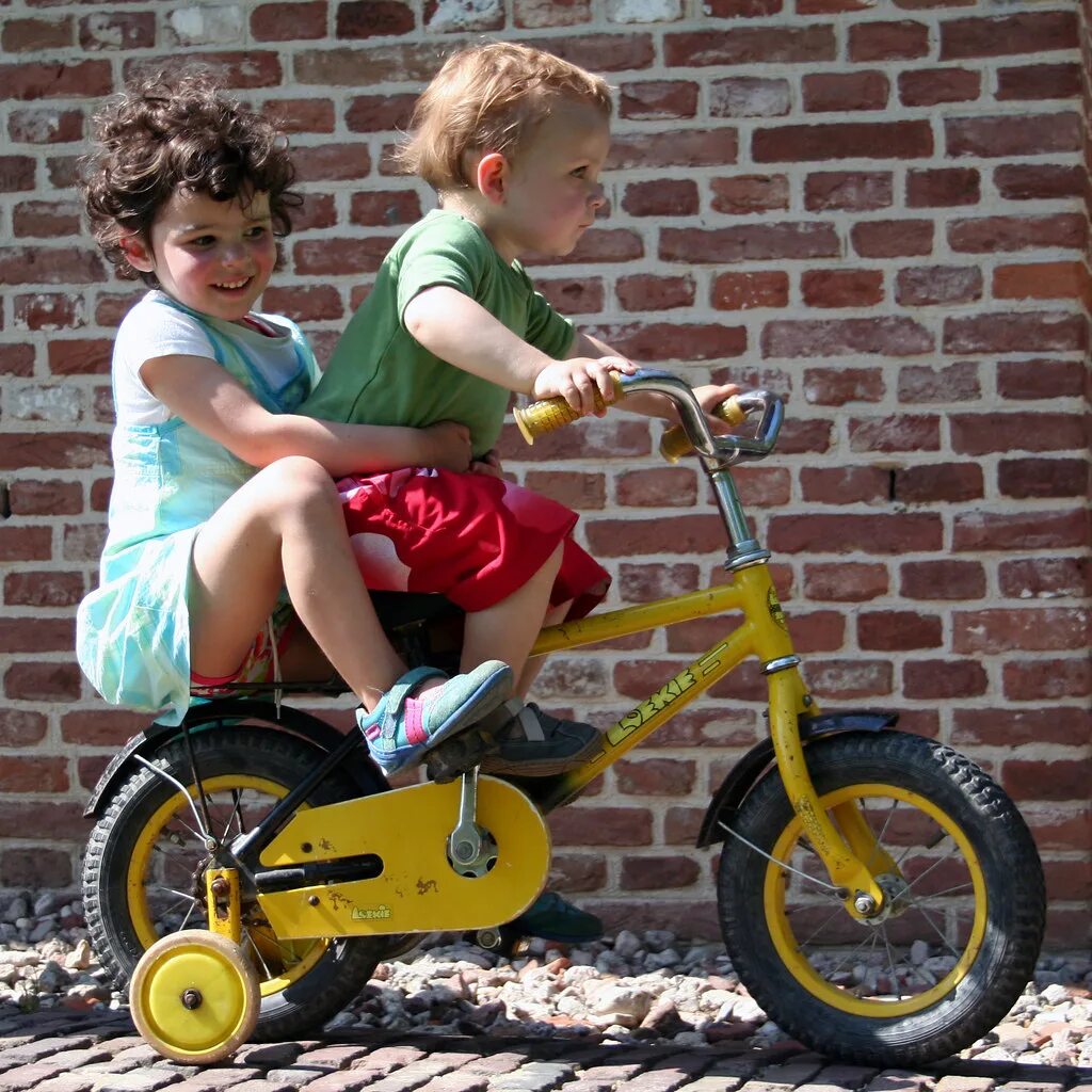 Велосипед детский. Дети с велосипедом. Маленький велосипед для ребенка. Необычный детский велосипед. Детский bike