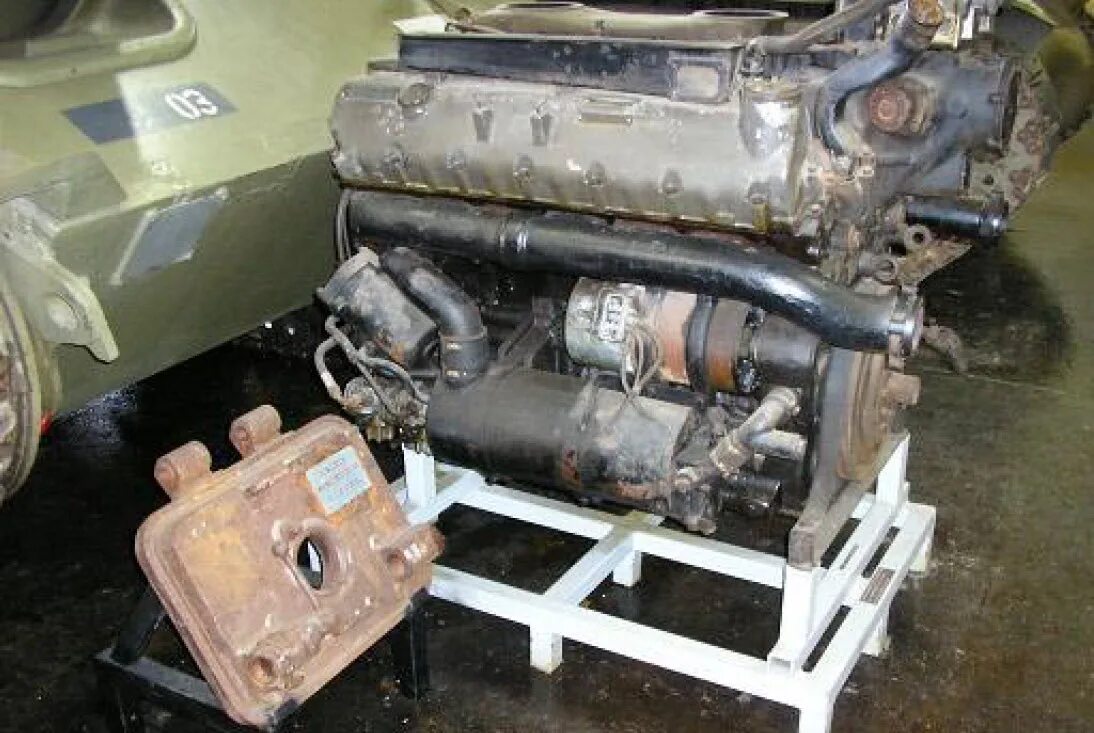 двигатель танка тигр 1. двигатель от тигра. двигатель танка тигр hl210. танк тигр моторный отсек. двигатель тигра.