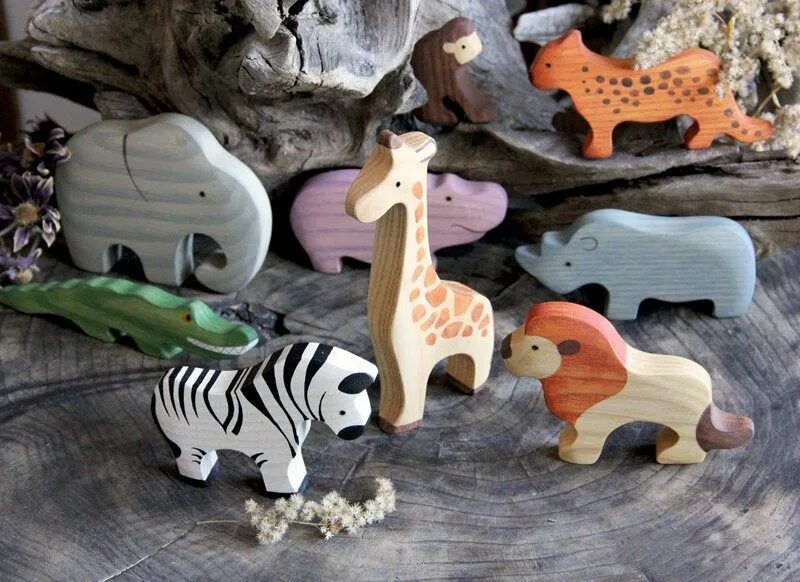 Деревянные игрушки животные. Деревянные эко игрушки. Эко игрушки из дерева. Деревянные игрушки звери.