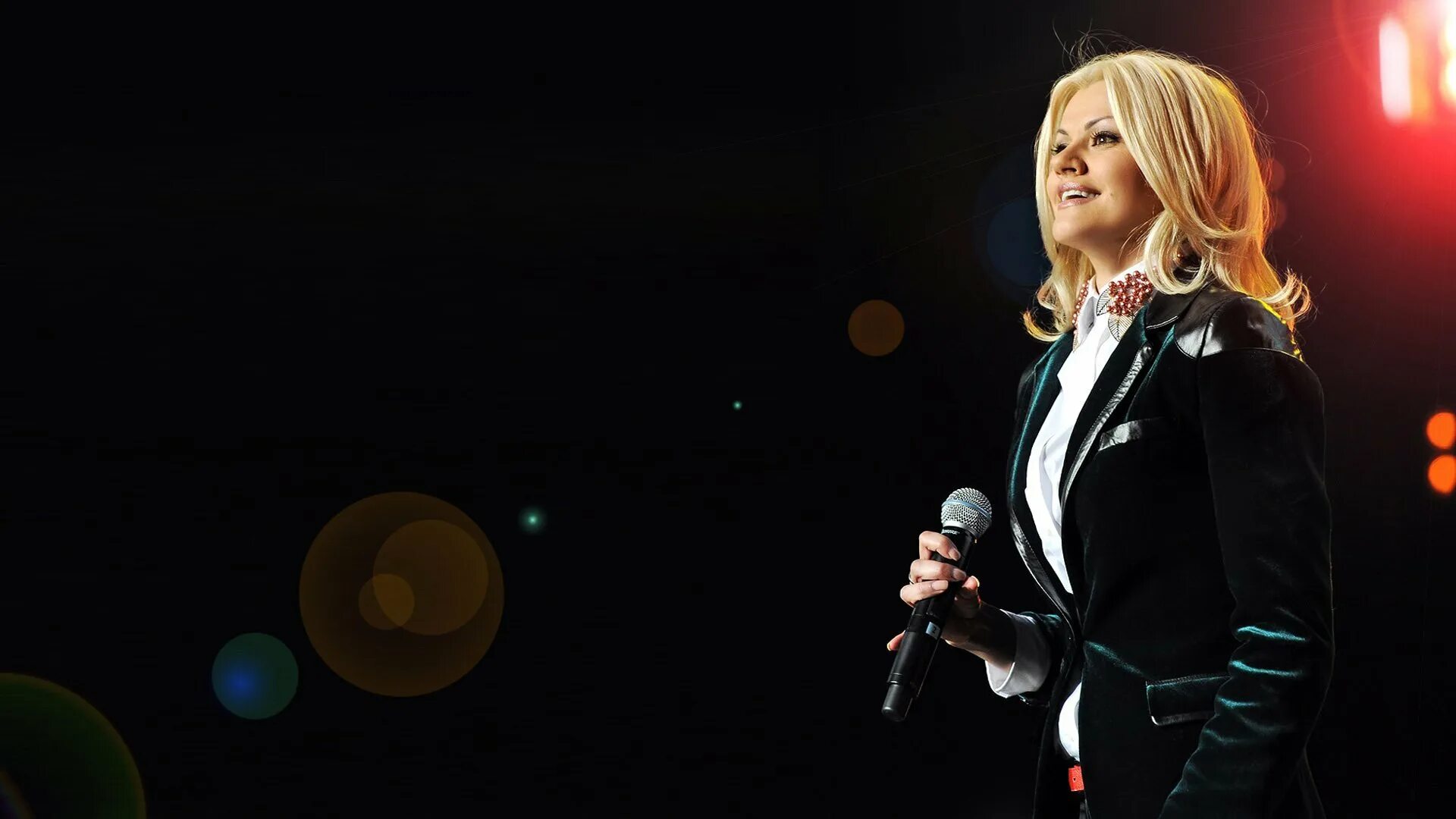 Ирина круг 2015. Девушка поет песню круга. Ирина круг последние клипы. Ирина круг 2007. Брянцев и ирина круг.