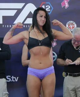 Holly Holm, Female Fighter, Amazing Women, Track And Field, Kickboxing, Ufc, Will Smith, Athl...