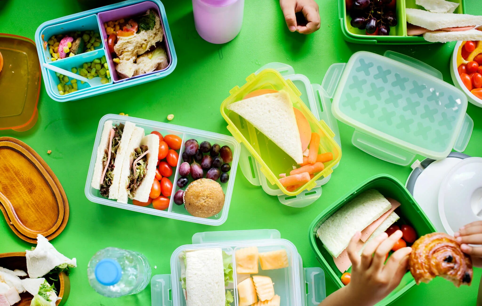 Behind the lunch box. Английский ланч бокс. Ланч боксы для еды для детей. Ланч бокс в Америке. Ланчбокс в дорогу.