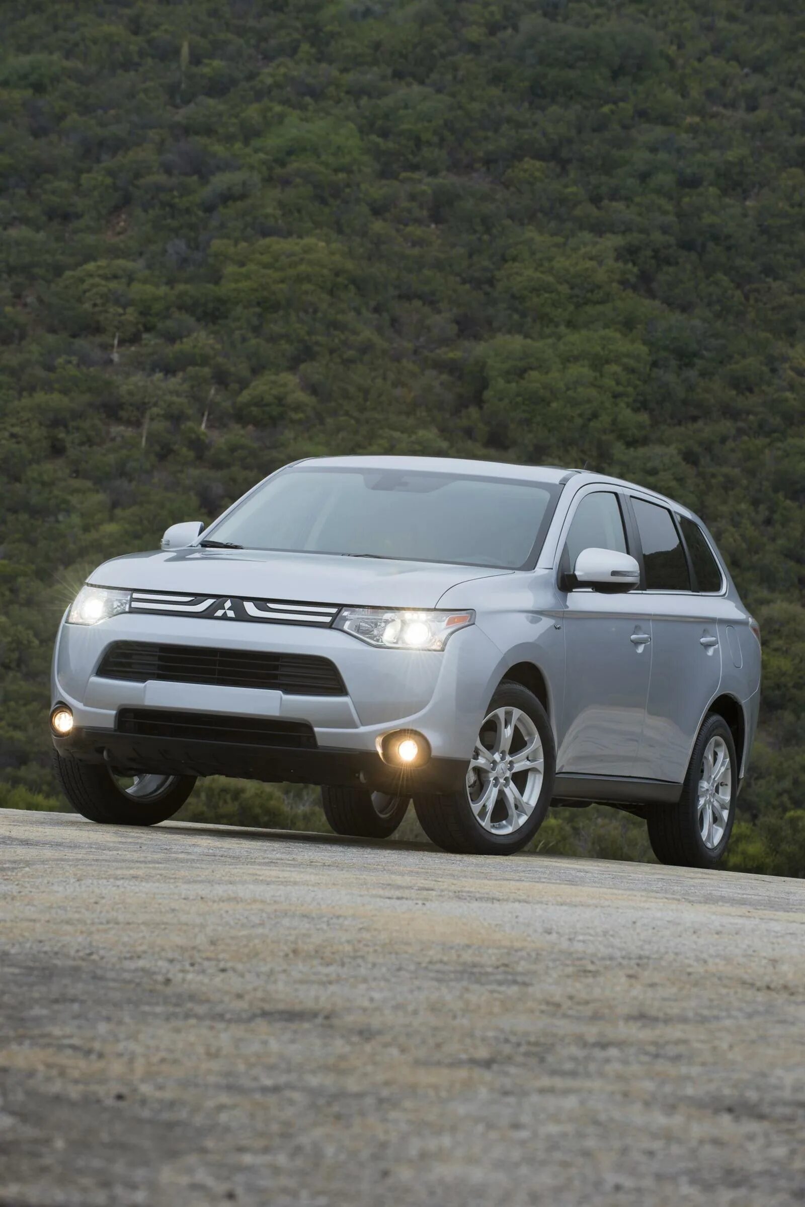 Митсубиси Аутлендер. Mitsubishi Outlander Outlander. Мицубиси Аутлендер 6. Мицубиси Outlander 2014.