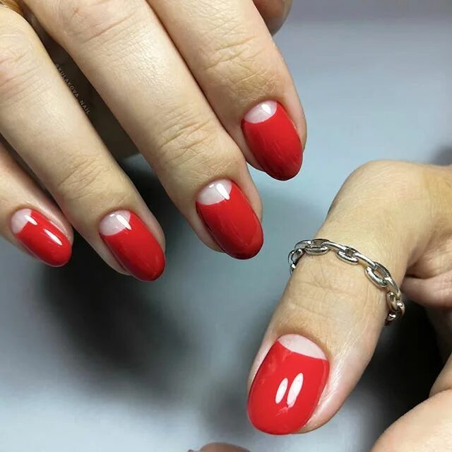 направо маникюр маяковская