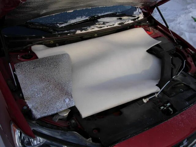 Утепление моторного отсека фиат альбеа. Утеплитель для дизельного двигателя. Теплоизоляция моторного отсека автомобиля. Утеплитель для автомобиля. Нужно ли утеплять двигатель зимой.
