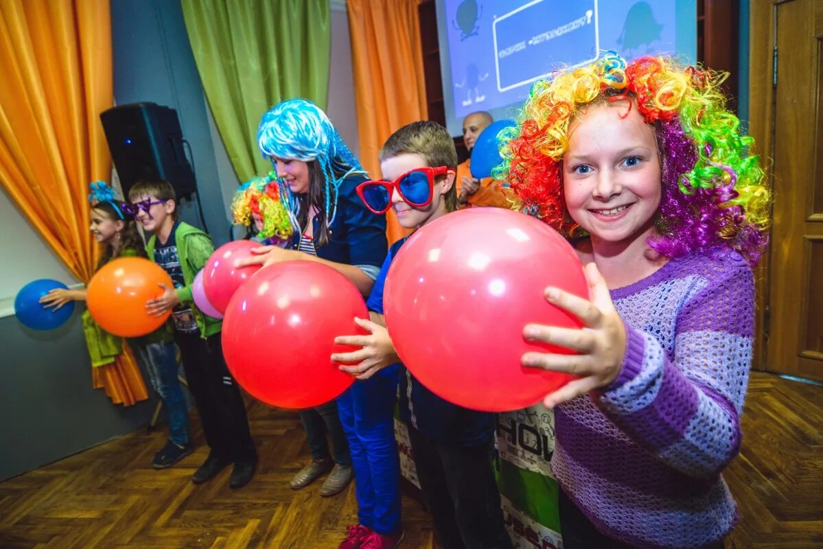 Конкурсы для детей 10 лет. Развлекательные мероприятия для детей. Конкурсы с шарами. Игровая развлекательная программа. Конкурсы с воздушными шарами для детей.