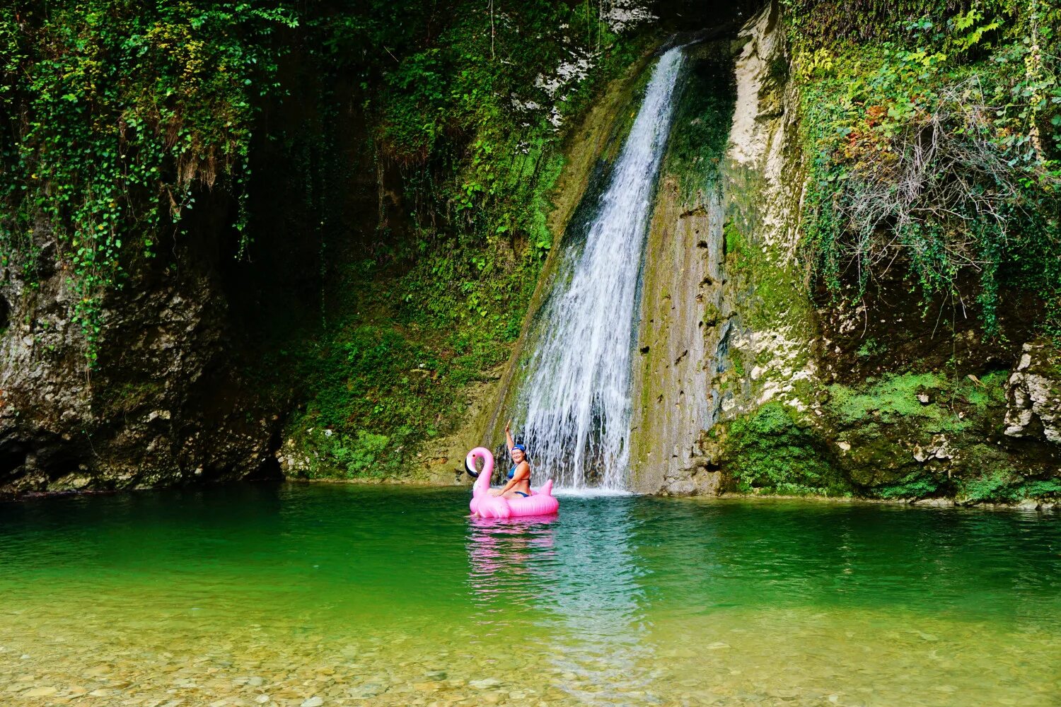 водопад великан в абхазии
