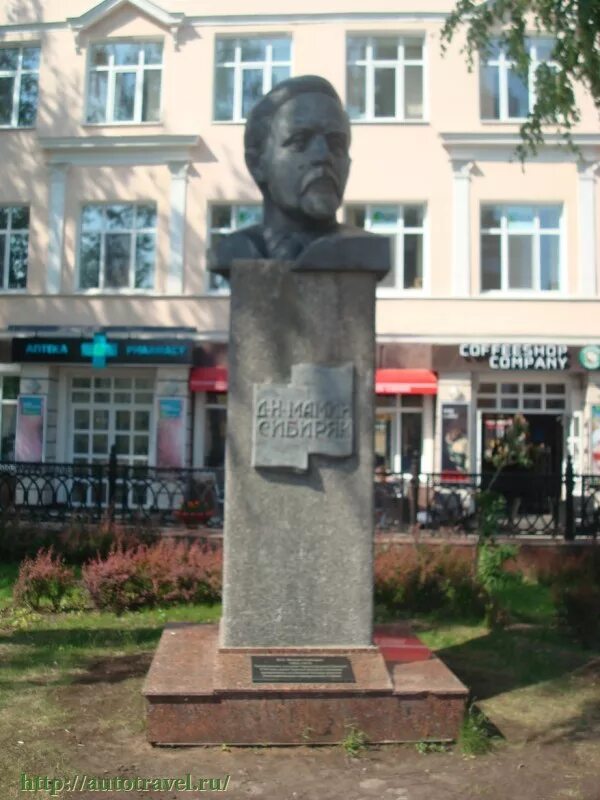 Бюст д. Бюст д. Река стрельна вологодская область. Сауна академика янгеля. Сауна сибиряк пермь.