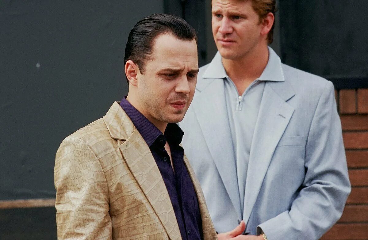 Пересечение 10 й и вульф. Пять старший фильм 2005 года. Фильм пересечение 10-й и вульф. Джованни рибизи  пересечение 10 и вульф. Пересечение 10-й и вульф 2006.