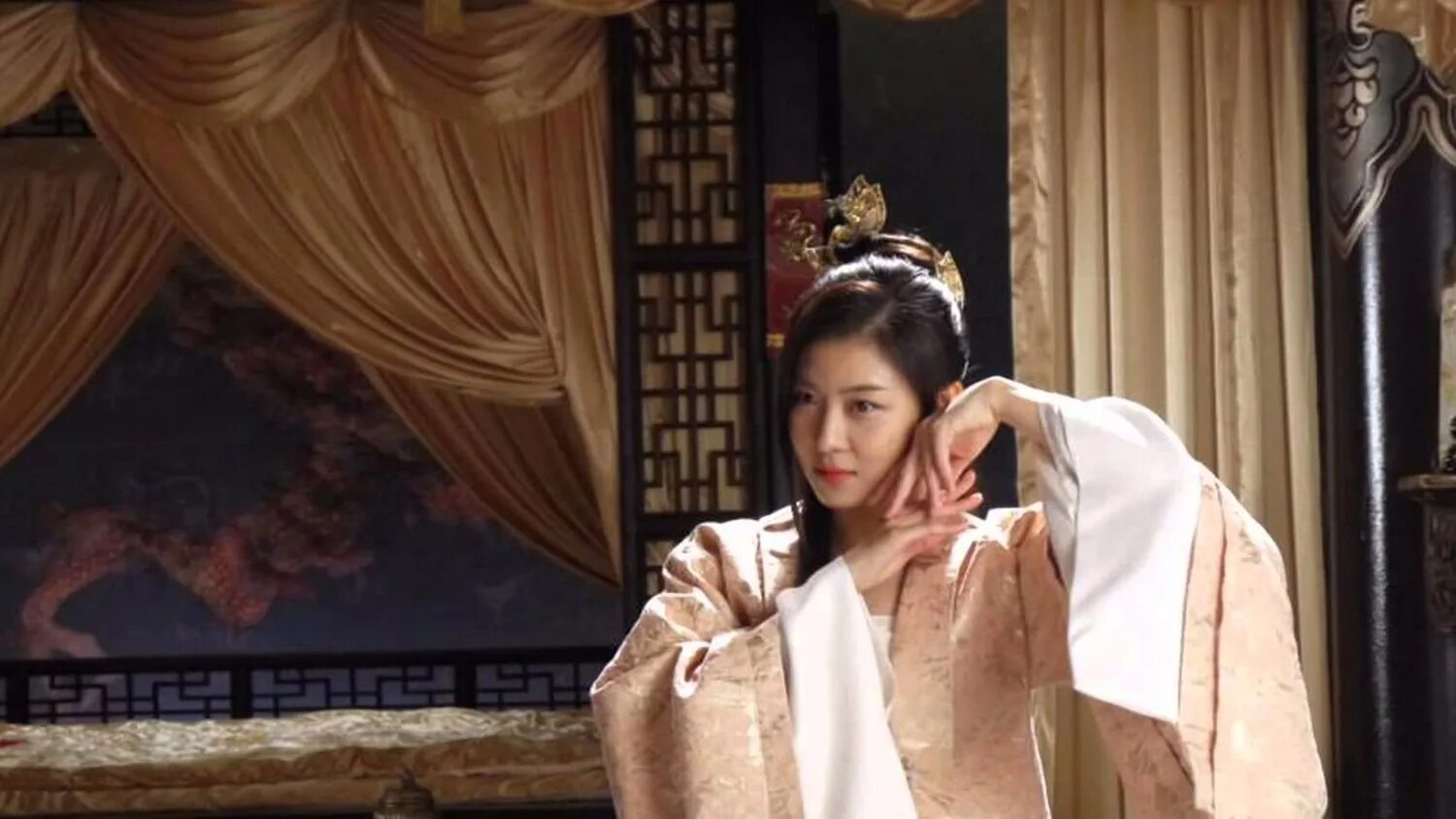 Ха чжи вон императрица ки. Лу чжао хуа актриса. Гравюры династии шан инь. Китайская принцесса цыси. Не хуайсан и мэн яо дорама.