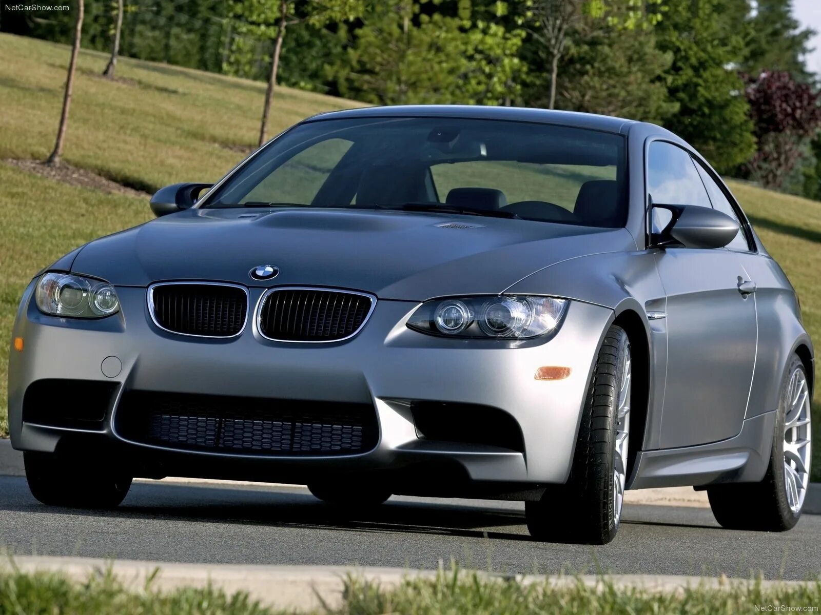 Автомобиль бмв. BMW m3 2011. BMW m3 Coupe 2011. BMW 3 2011. BMW m3 Gray.