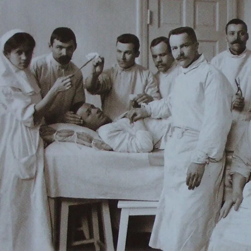 Земская больница 19 века. Распорядительными земскими органами были. Уездный врач. Земская больница 19 века. Георгий константинович маврицкий.