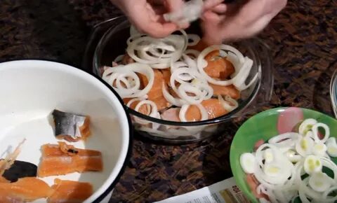 Как быстро посолить горбушу кусочками с маслом