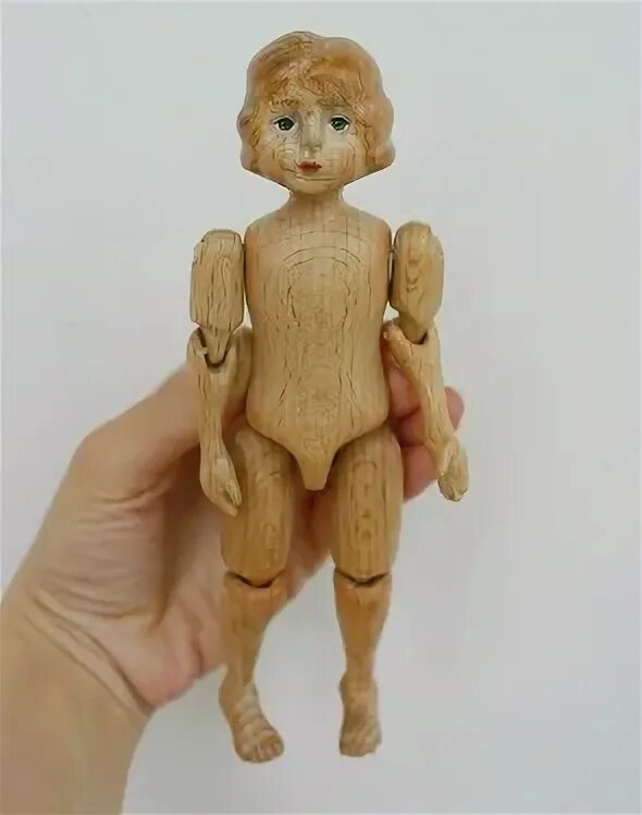 Деревянная кукла. Старинные деревянные куклы. Деревянная кукла девочка. Кукольные деревянные куклы. Деревянная кукла одна из первых игрушек впр