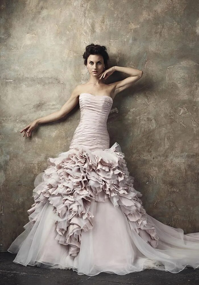 Необычные платья. Свадебные модельеры. Свадебные модельеры. Свадебные модельеры. Вера вонг.