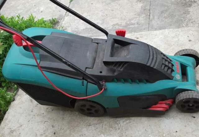 Двигатель на газонокосилку бош ротак 37. Газонокосилка бош rotak 34. Газонокосилка rotak 34. Rotak 34. Газонокосилка bosch rotak 34.