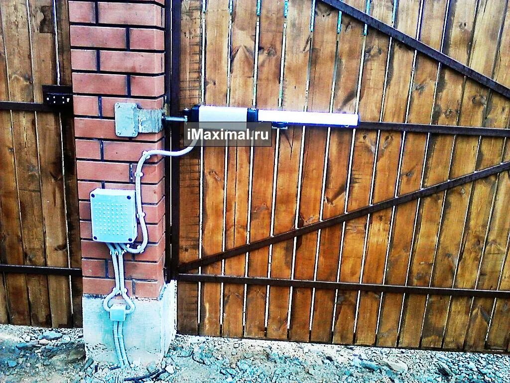 Схема подключения распашных ворот с электроприводом. Провод для распашных ворот. Схема подключения привода распашных ворот. Провод для автоматических ворот калитки. Схема проводов для автоматики распашных ворот.