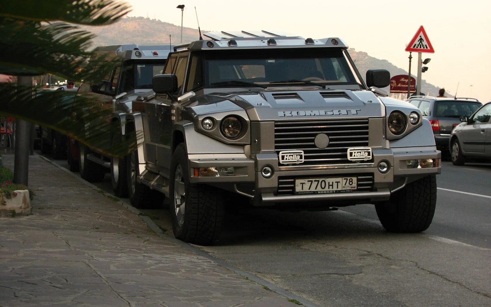 T98 vip. Автомобиль комбат т-98. Авто комбат т 98. Комбат крю машина. Т-98 комбат.