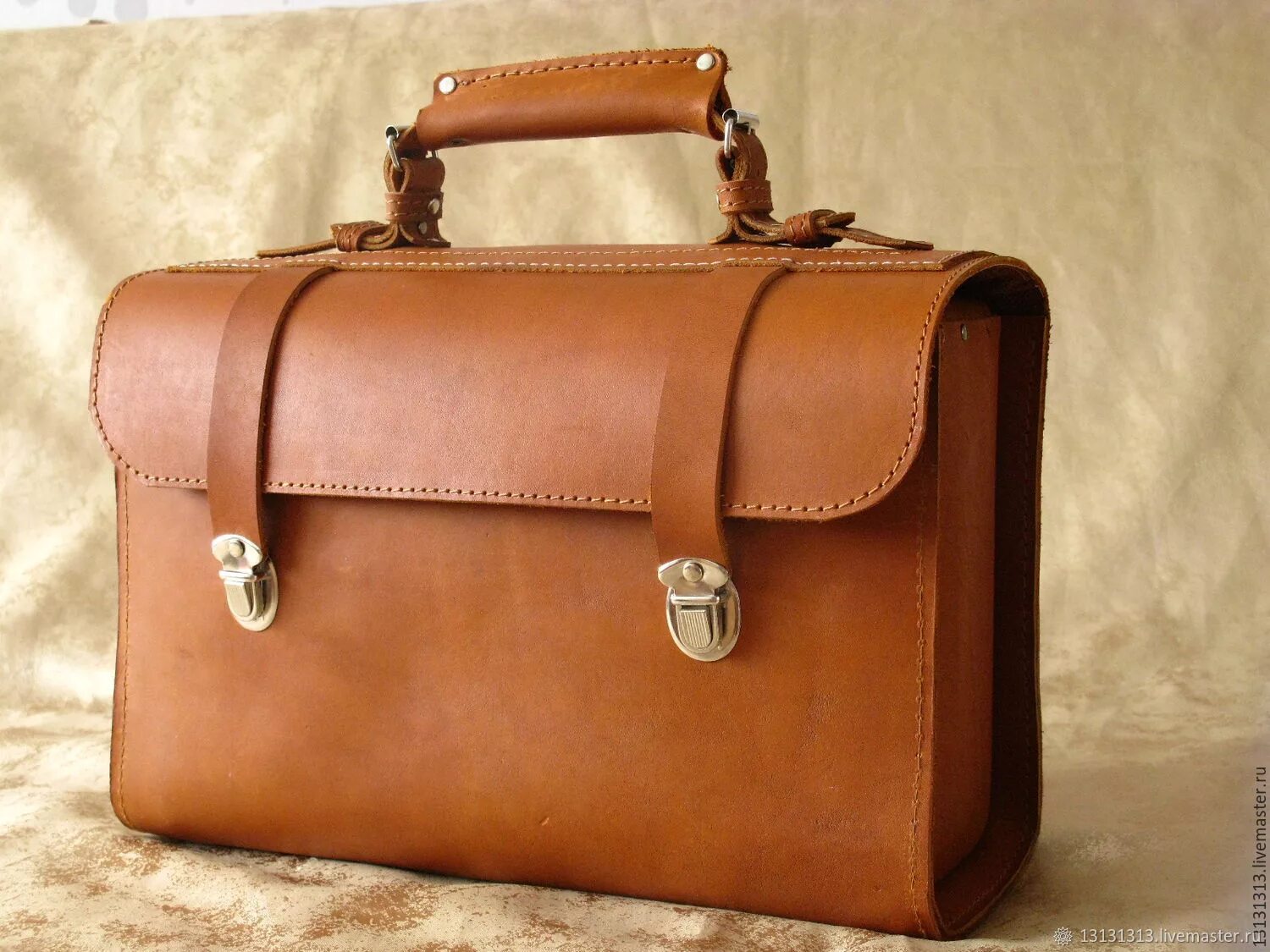 Саквояж значение. Roberto miranghi саквояж. Сумки пикард саквояж женская. Анте ковач саквояж. Чемодан саквояж.