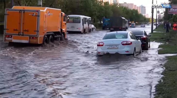 Наводнение в Новотроицке. Ливень в Оренбурге. Затопление в Новотроицке. Наводнение в Оренбурге 2003. Новотроицк паводок сегодня