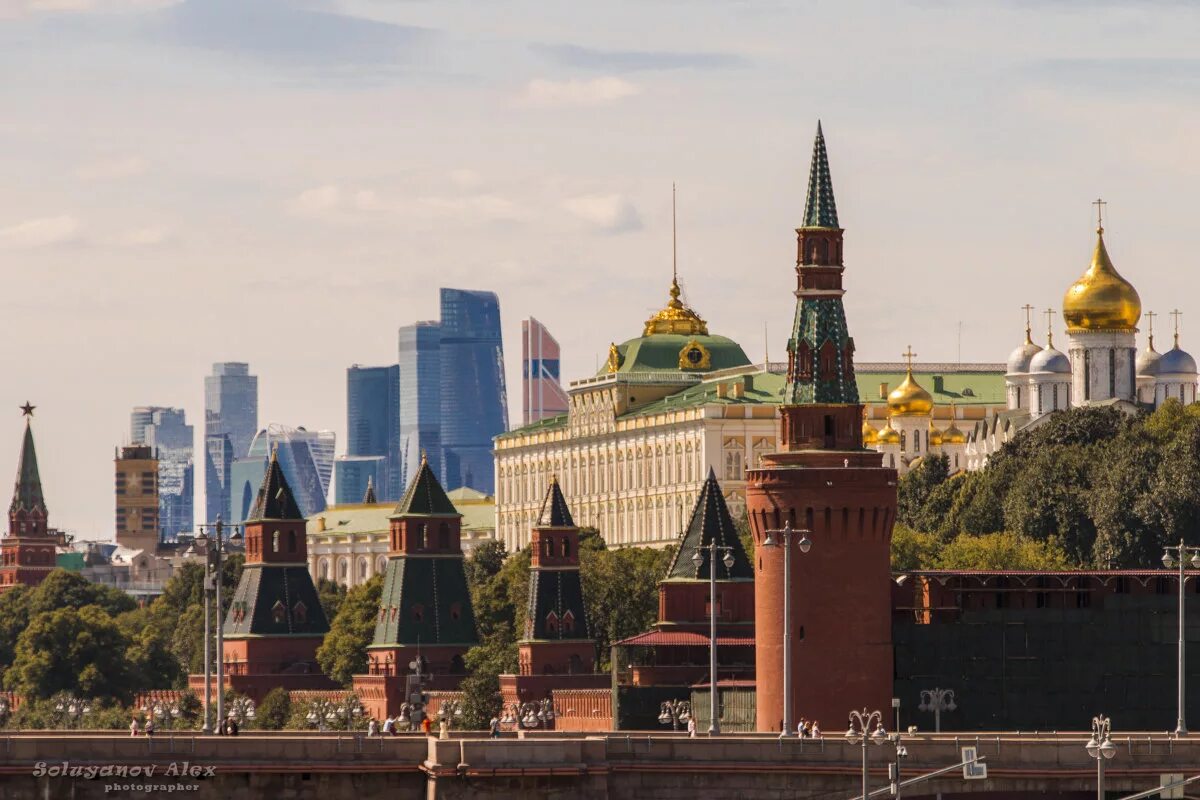 Купить функцию в москве. Москва прошлое и настоящее. Москва настоящая. Город в настоящем Москва. Москва прошлого и настоящего.